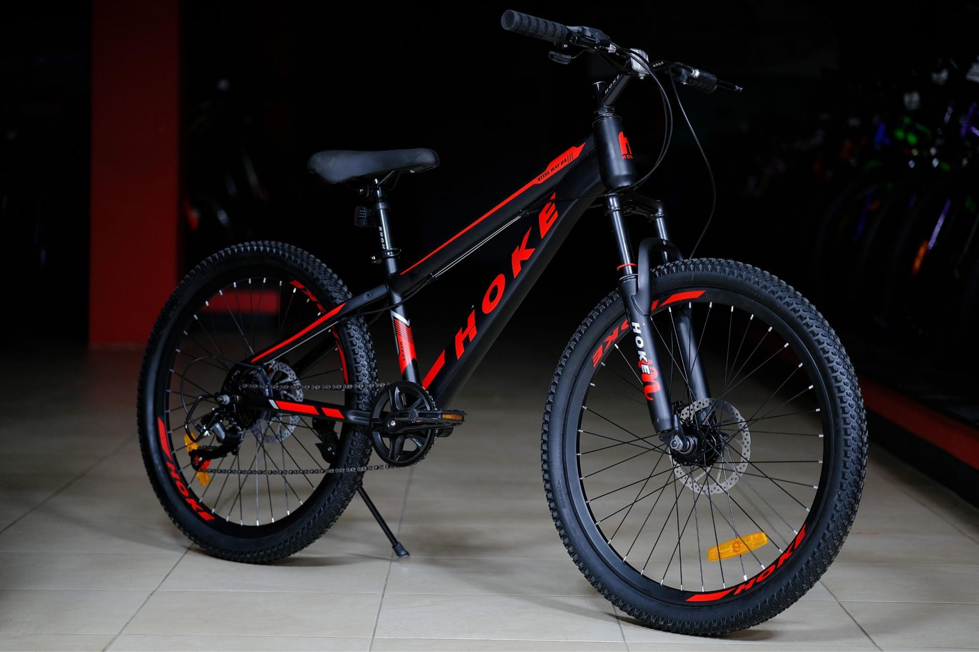 Велосипед HOKE Steel WAY 24 матовый чёрный-красный Стальная рама, дисковые тормоза, втулки на промподшипниках