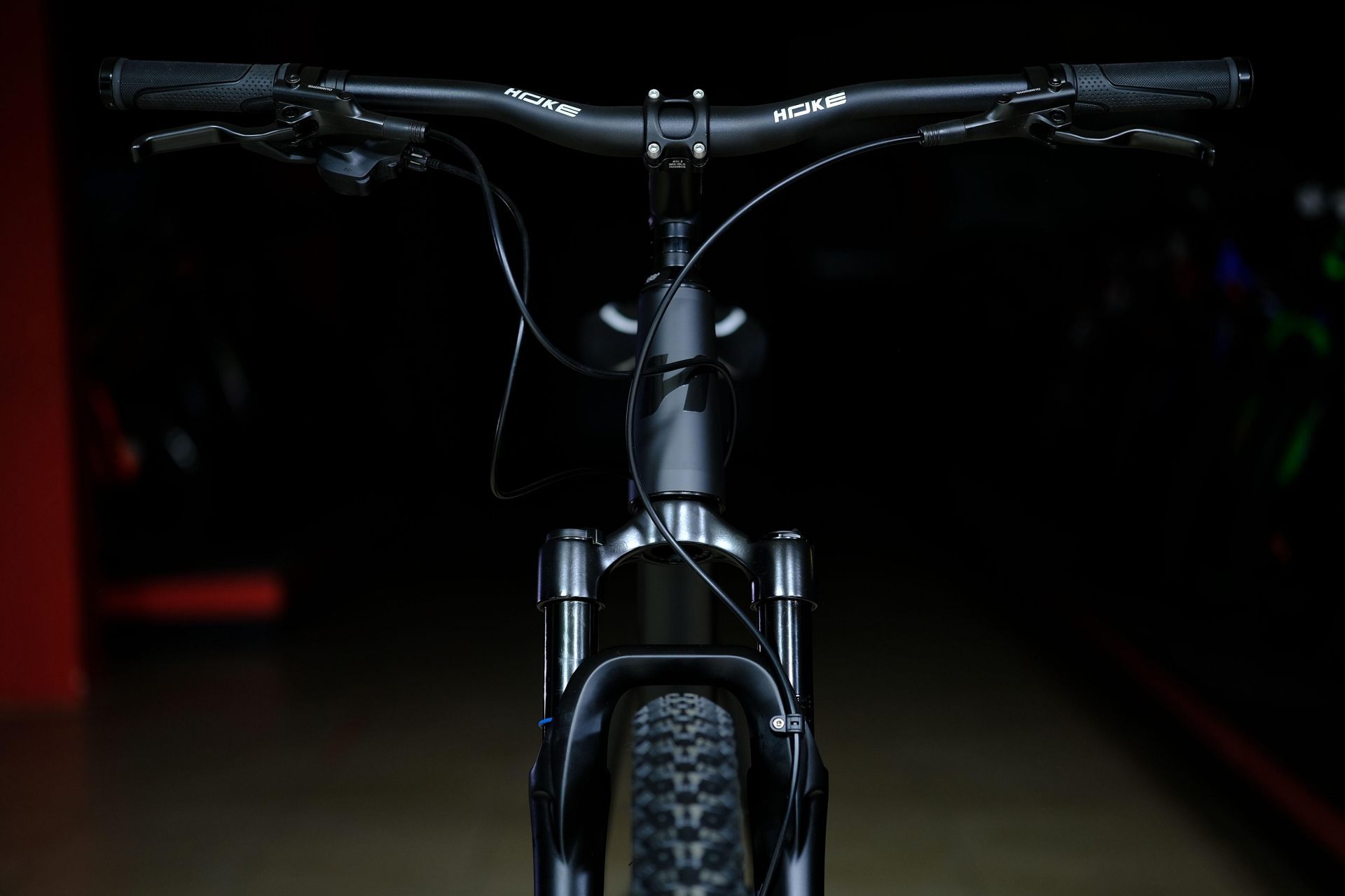 Вилка воздушная Boost GTMRK 550 AIR под ось 15mm HOKE 11 Way 29 HD матовый чёрный-серый 23