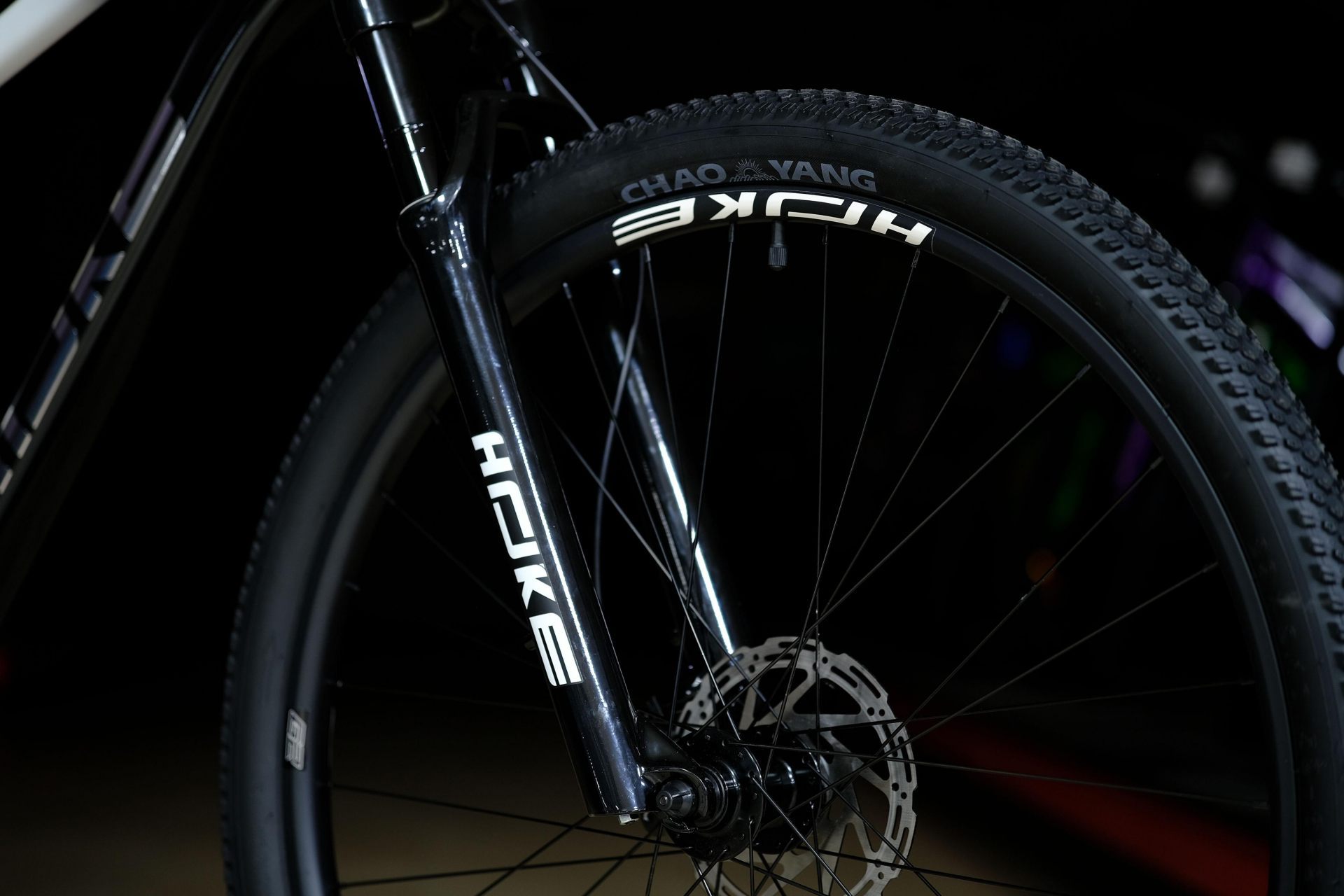 Обод 29 двойной усиленный ширина 30 mm, втулки алюминиевые на промах эксцентрики WZ-282 HOKE 7 Way 29 HD матовый чёрный 19